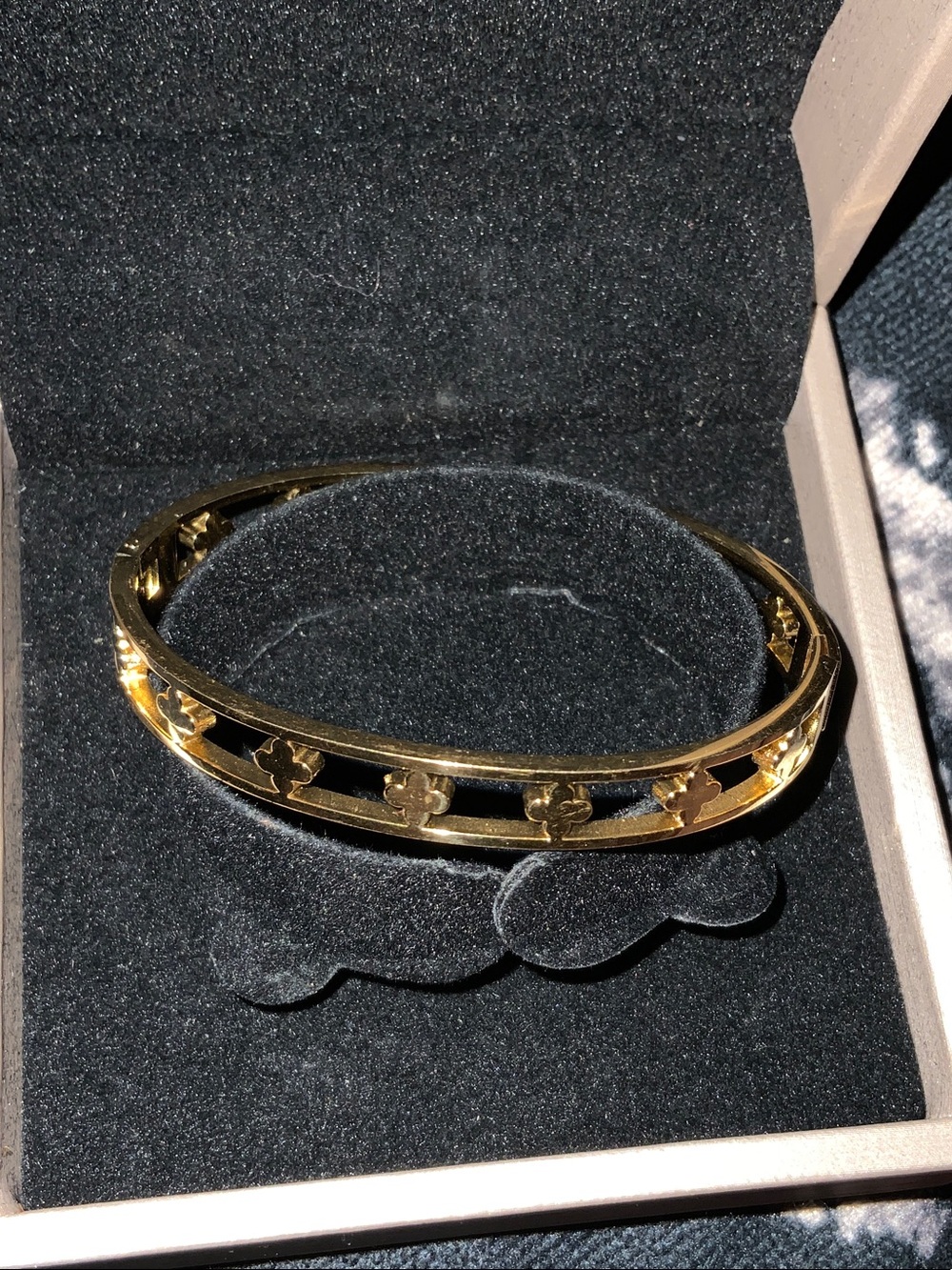 Gold Floral Cutout Bangle Bracelet - Women Jewelry